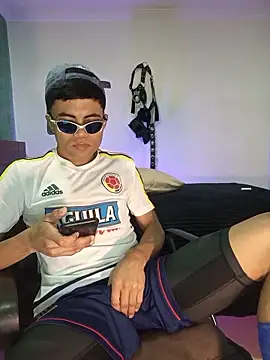 pinedasex777 online show from 11/17/25, 10:19