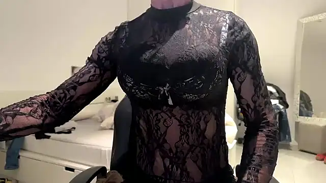 Snapshot of pocker498 chatting on 11/28/25, 11:38 pocker498 online show from 11/28/25, 11:38