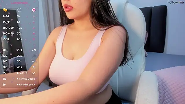 Karina 18  online show from 02/15/26, 12:00