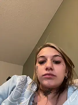 chloetease online show from 10/26/25, 04:51