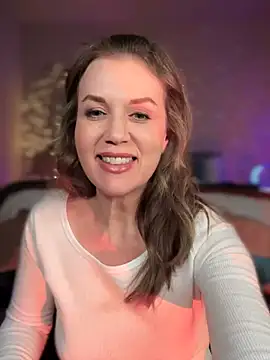 Snapshot of MaiseKnox chatting on 02/07/25, 03:55 MaiseKnox online show from 02/07/25, 03:55