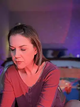 Snapshot of MaiseKnox chatting on 02/11/25, 12:06 MaiseKnox online show from 02/11/25, 12:06