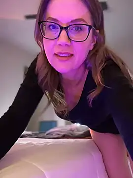 Snapshot of MaiseKnox chatting on 01/24/25, 12:20 MaiseKnox online show from 01/24/25, 12:20