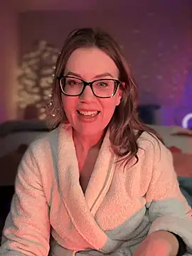 Snapshot of MaiseKnox chatting on 01/24/25, 03:43 MaiseKnox online show from 01/24/25, 03:43