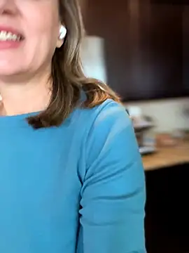 Snapshot of MaiseKnox chatting on 03/29/26, 05:36 MaiseKnox online show from 03/29/26, 05:36