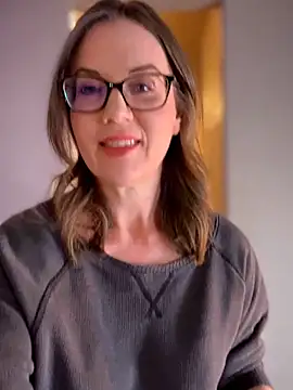 MaiseKnox online show from 12/20/25, 09:39