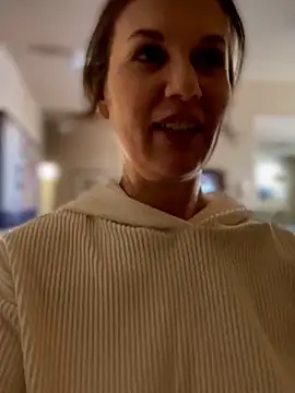 Snapshot of MaiseKnox chatting on 03/07/26, 07:52 MaiseKnox online show from 03/07/26, 07:52