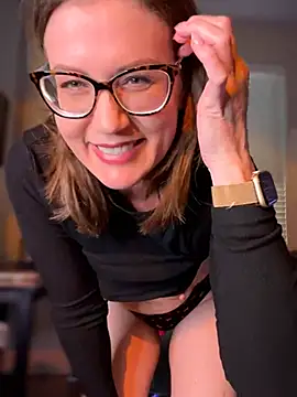 MaiseKnox online show from 07/02/26, 11:11