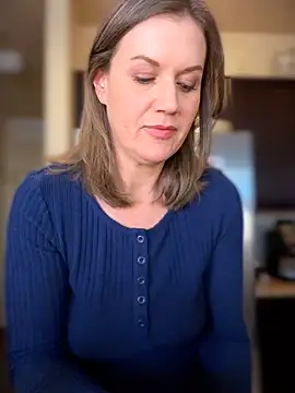 Snapshot of MaiseKnox chatting on 03/06/26, 08:59 MaiseKnox online show from 03/06/26, 08:59