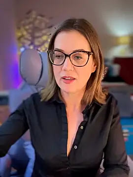 MaiseKnox online show from 05/07/26, 10:13