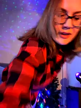 MaiseKnox online show from 11/23/25, 06:51