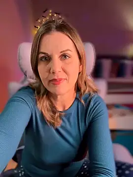 Snapshot of MaiseKnox chatting on 01/06/26, 10:03 MaiseKnox online show from 01/06/26, 10:03