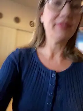 Snapshot of MaiseKnox chatting on 03/12/26, 10:14 MaiseKnox online show from 03/12/26, 10:14