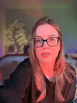 Snapshot of MaiseKnox chatting on 03/15/25, 02:46 MaiseKnox online show from 03/15/25, 02:46