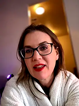 MaiseKnox online show from 12/03/25, 09:58