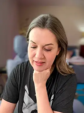 Snapshot of MaiseKnox chatting on 03/22/26, 06:20 MaiseKnox online show from 03/22/26, 06:20