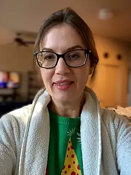 MaiseKnox online show from 12/14/25, 04:23