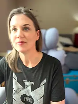 Snapshot of MaiseKnox chatting on 04/12/26, 05:38 MaiseKnox online show from 04/12/26, 05:38