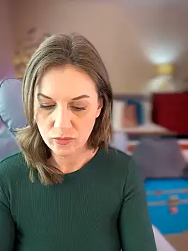 Snapshot of MaiseKnox chatting on 04/09/26, 06:25 MaiseKnox online show from 04/09/26, 06:25