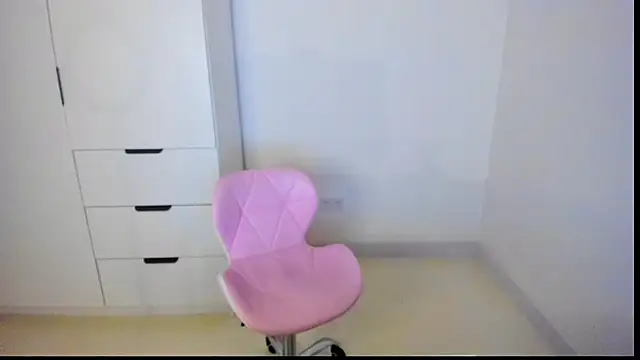 MiaStripDance online show from 01/15/26, 04:32