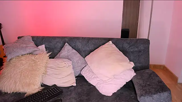 Snapshot of angiebutt chatting on 11/30/25, 03:18 angiebutt online show from 11/30/25, 03:18