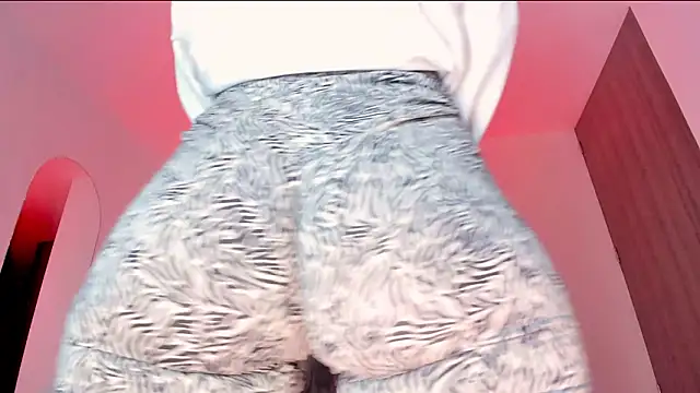 Snapshot of angiebutt chatting on 03/25/26, 09:19 angiebutt online show from 03/25/26, 09:19