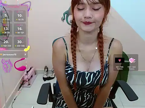 Snapshot of miss_tinnymafe chatting on 09/30/25, 09:21 miss tinnymafe online show from 09/30/25, 09:21