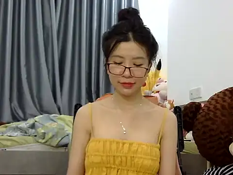 Snapshot of Cute_Ruby01 chatting on 12/17/24, 02:22 Cute Ruby01 online show from 12/17/24, 02:22