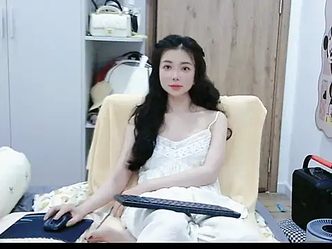 Snapshot of Cute_Ruby01 chatting on 06/20/26, 11:37 Cute Ruby01 online show from 06/20/26, 11:37