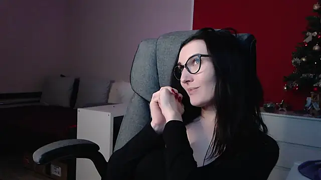 Snapshot of Alina_Lamour chatting on 12/16/24, 03:30 Alina Lamour online show from 12/16/24, 03:30