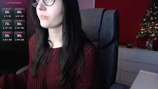 Snapshot of Alina_Lamour chatting on 12/05/24, 10:06 Alina Lamour online show from 12/05/24, 10:06