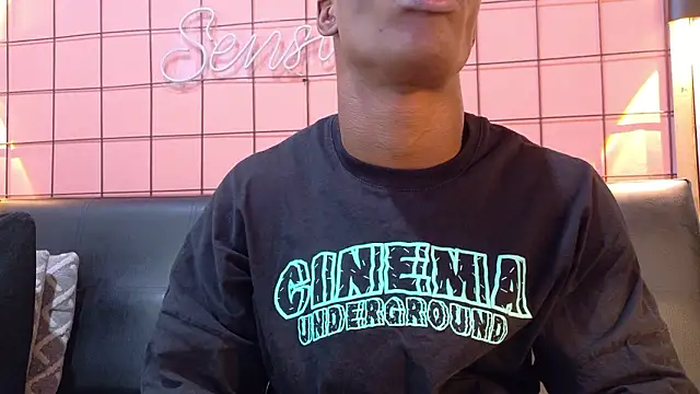 Snapshot of martin_killer chatting on 03/21/26, 01:07 martin killer online show from 03/21/26, 01:07