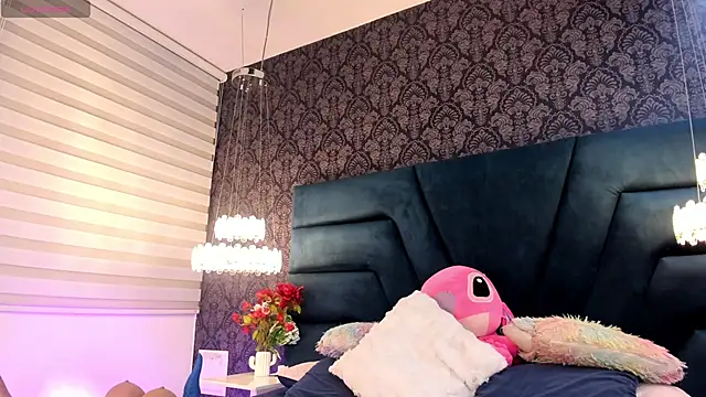 Snapshot of Vivi_prinncess chatting on 05/13/26, 11:45 Vivi prinncess online show from 05/13/26, 11:45