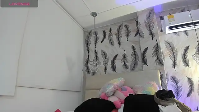Vivi prinncess online show from 10/14/25, 11:04