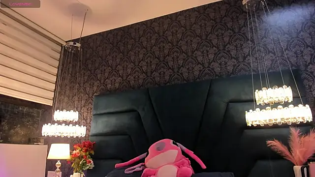 Snapshot of Vivi_prinncess chatting on 05/12/26, 10:49 Vivi prinncess online show from 05/12/26, 10:49