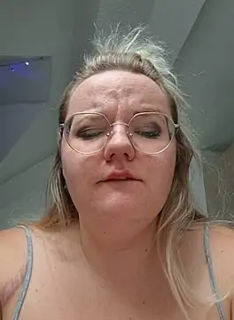 Fiona0705 online show from 10/08/25, 09:00