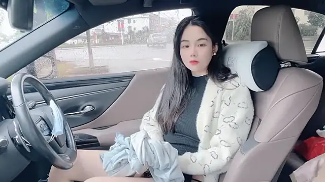 orla2021 online show from 10/21/25, 02:00