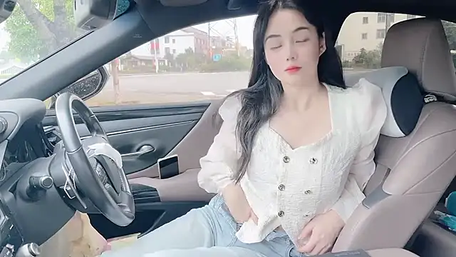 orla2021 online show from 10/17/25, 12:14