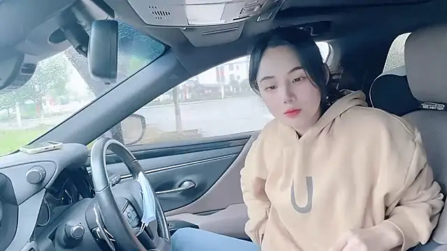 orla2021 online show from 10/19/25, 12:57