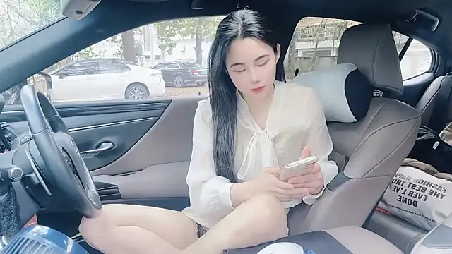 orla2021 online show from 02/27/25, 04:24