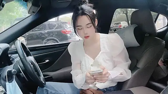 orla2021 online show from 03/01/25, 11:47