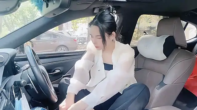 orla2021 online show from 01/04/25, 04:01