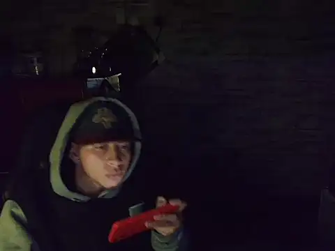 yefersonsijajaj online show from 11/18/25, 04:49