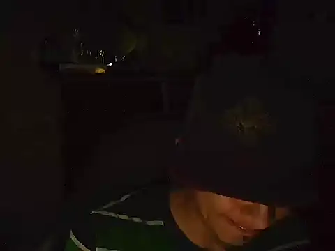 yefersonsijajaj online show from 10/30/25, 05:28