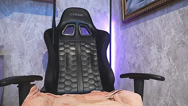 eros-steel online show from 12/17/25, 02:11