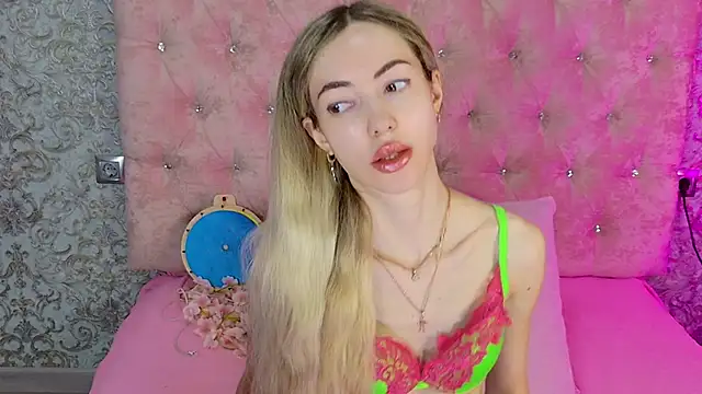 Snapshot of Akilla_Queen chatting on 06/28/26, 01:56 Akilla Queen online show from 06/28/26, 01:56