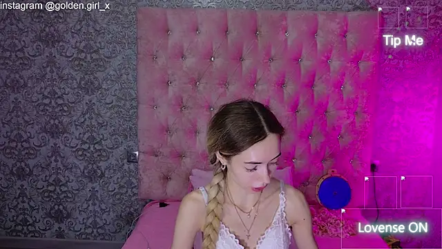 Akilla Queen online show from 05/18/26, 01:50