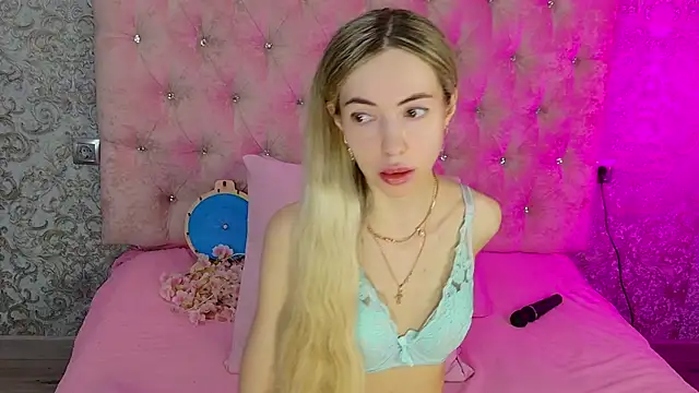 Snapshot of Akilla_Queen chatting on 06/30/26, 02:00 Akilla Queen online show from 06/30/26, 02:00