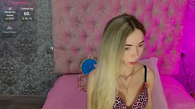 Snapshot of Akilla_Queen chatting on 07/09/26, 01:50 Akilla Queen online show from 07/09/26, 01:50