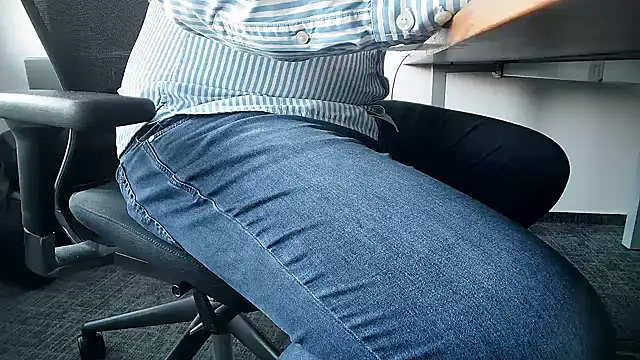 69bezfleku online show from 10/28/25, 07:07